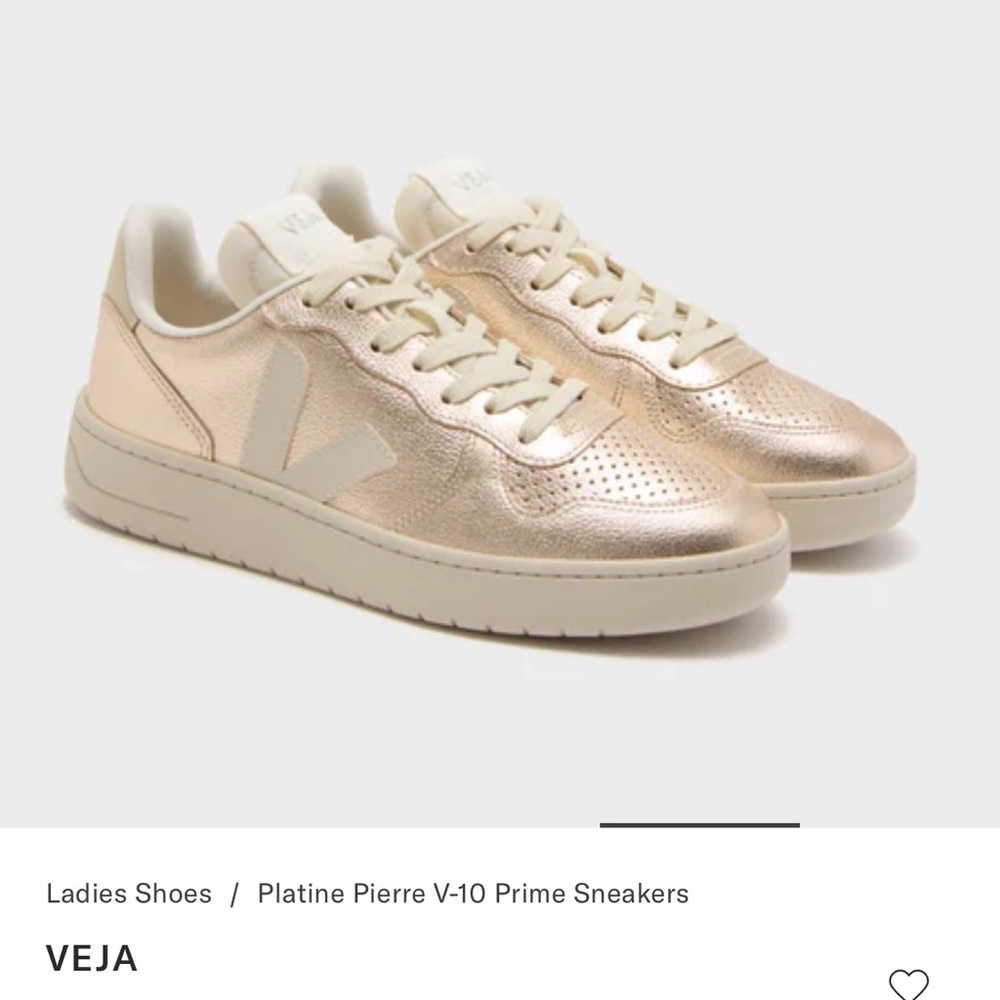 NWOT Veja Platine Pierre V-10 Prime Sneakers